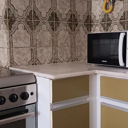 Carriche 3 Δωμάτια σε οικογενειακή κατοικία